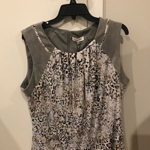 Women top Calvin Klein